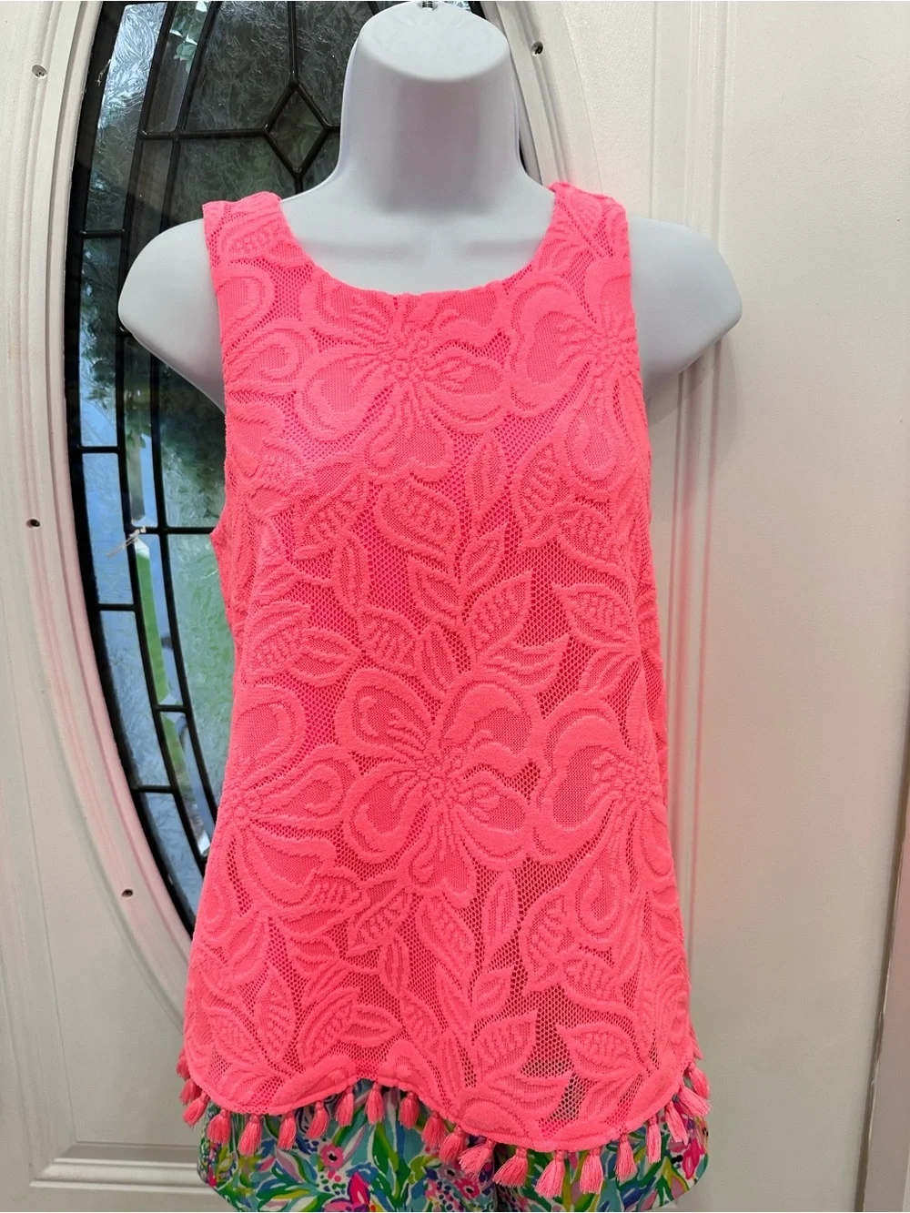Lily Pulitzer Maybelle Lace Pink Sleeveless Pink Top with Tassel Hem Sz XS - Picture 3 of 6